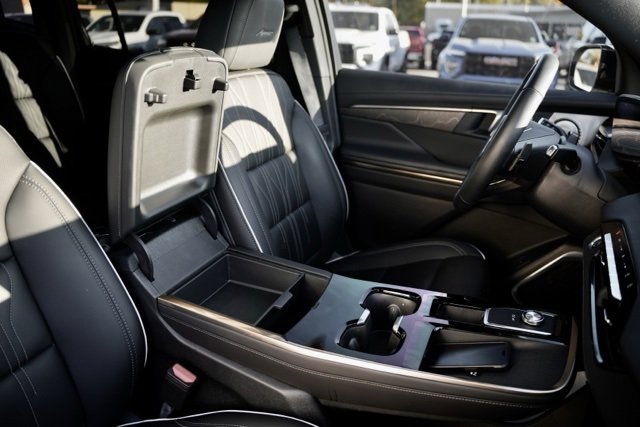 Used 2025 Buick Enclave Avenir w/ Super Cruise Package image 24