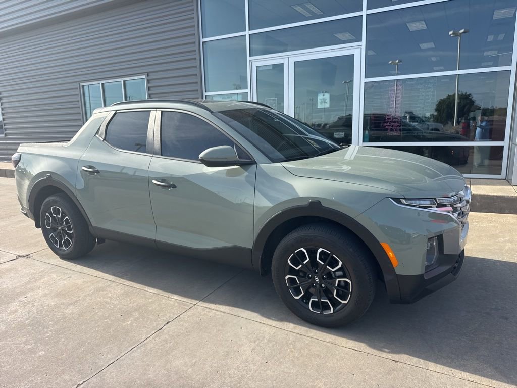 Used 2024 Hyundai Santa Cruz SEL w/ Activity Package FWD image 3