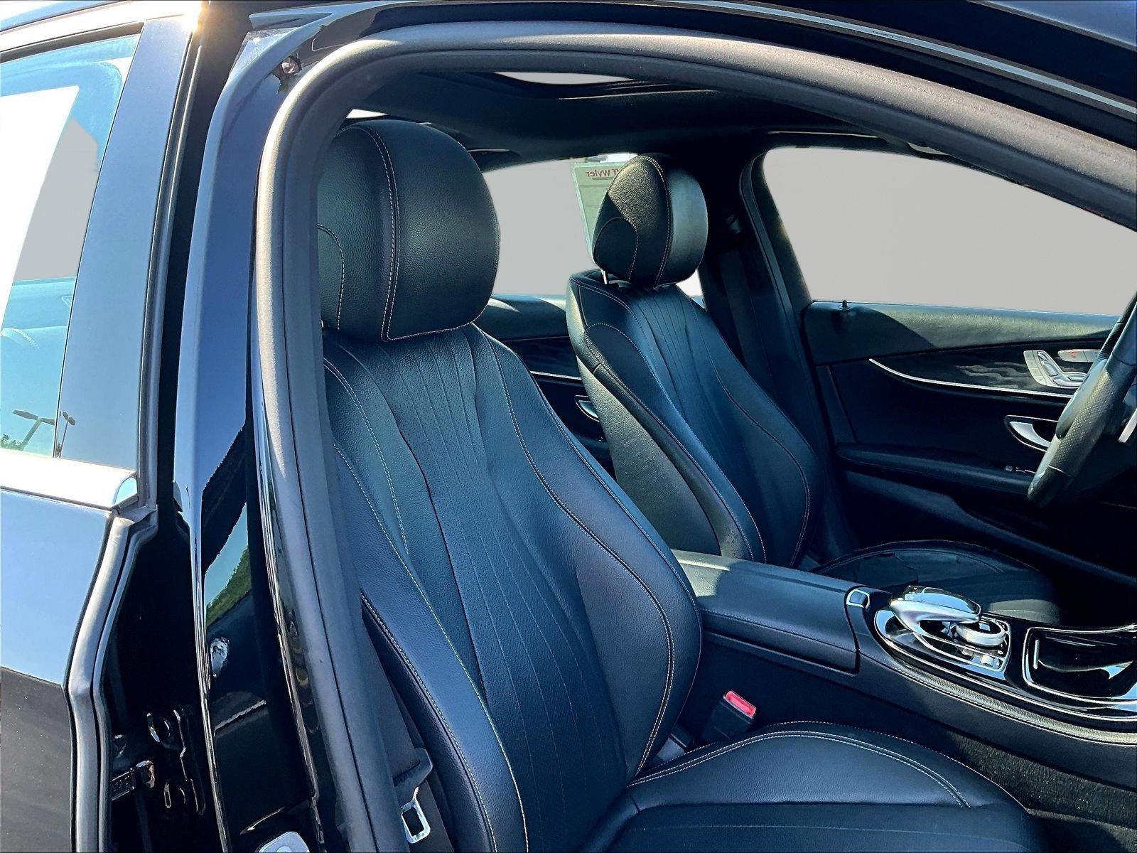 Used 2017 Mercedes-Benz E 300 4MATIC image 29