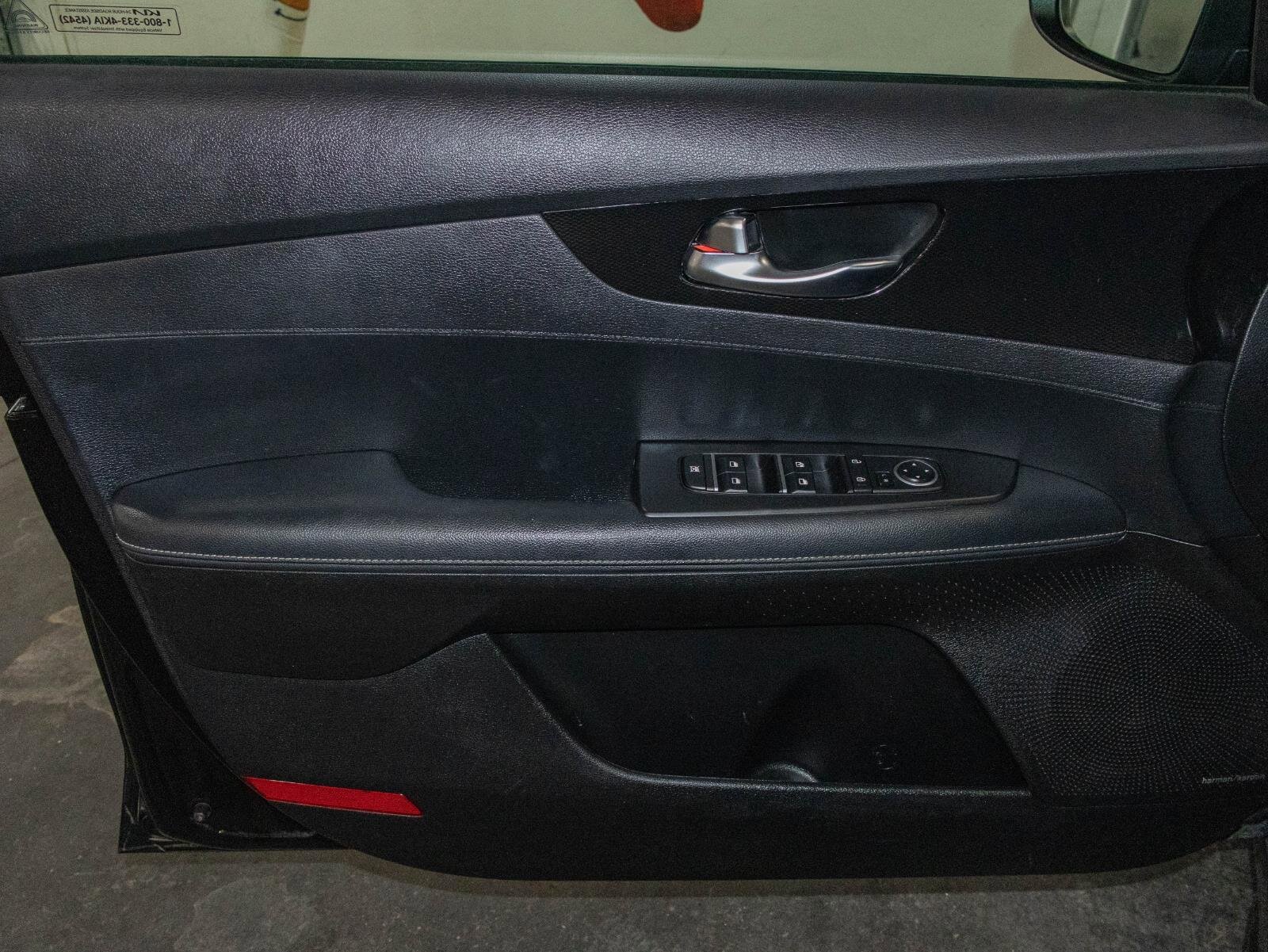 Used 2024 Kia Forte GT-Line w/ GT-Line Premium Package image 11