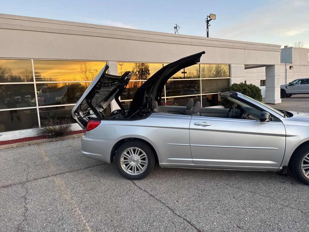 Used 2008 Chrysler Sebring LX image 25