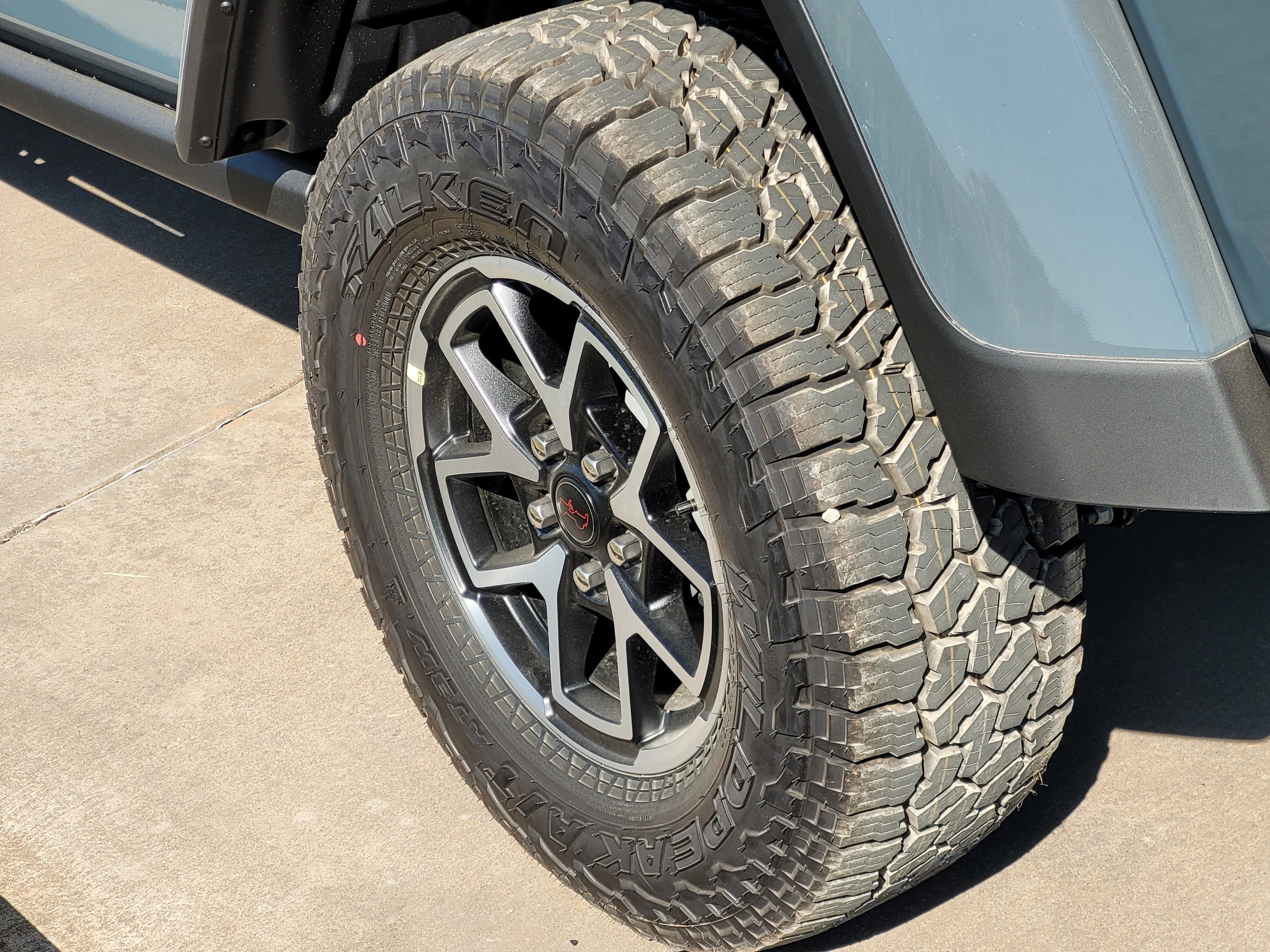 New 2025 Jeep Gladiator Rubicon w/ Convenience Group image 5