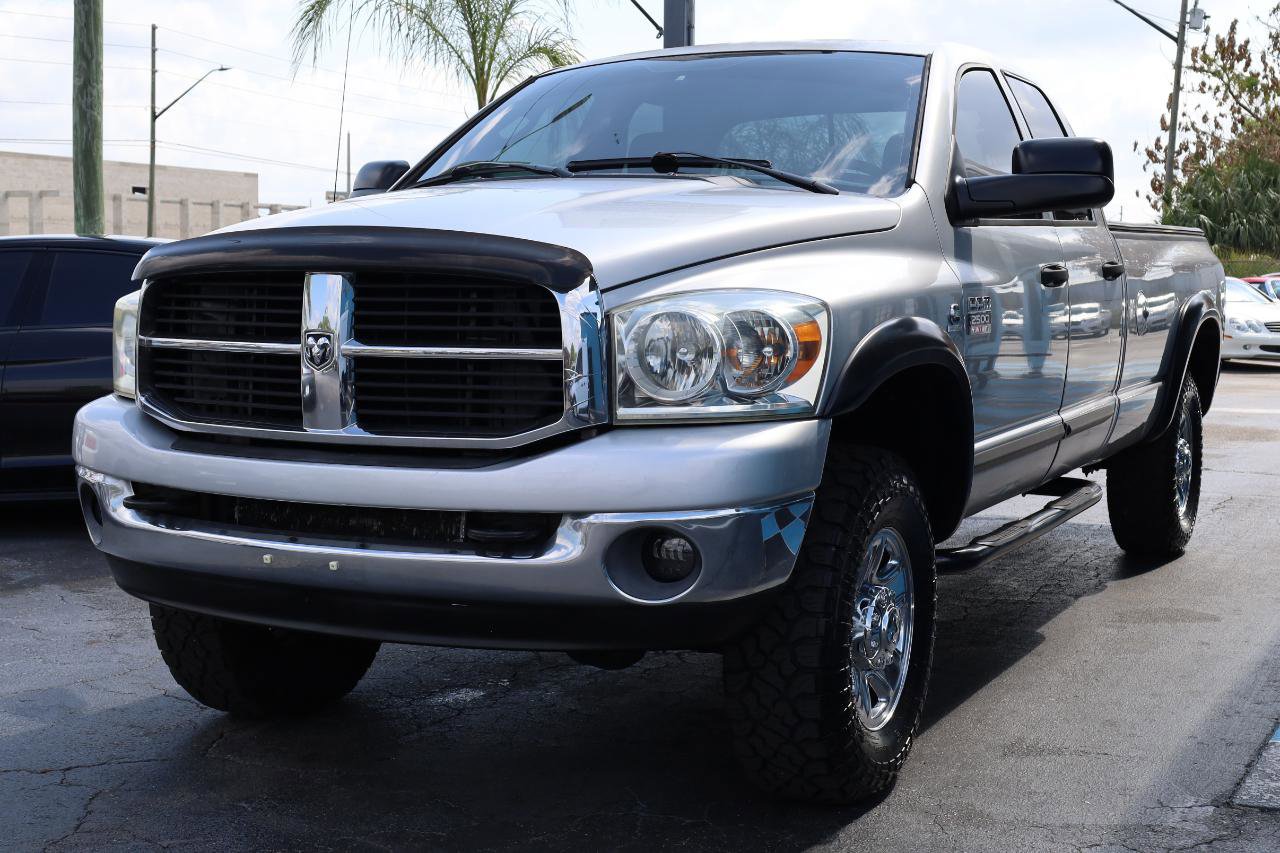 Used 2007 Dodge Ram 2500 Truck SLT AWD/4WD image 2