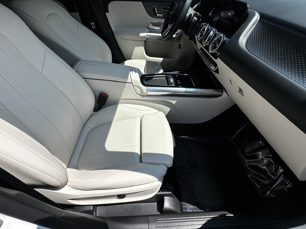 Certified 2026 Mercedes-Benz GLA 250 w/ Exclusive Package image 15