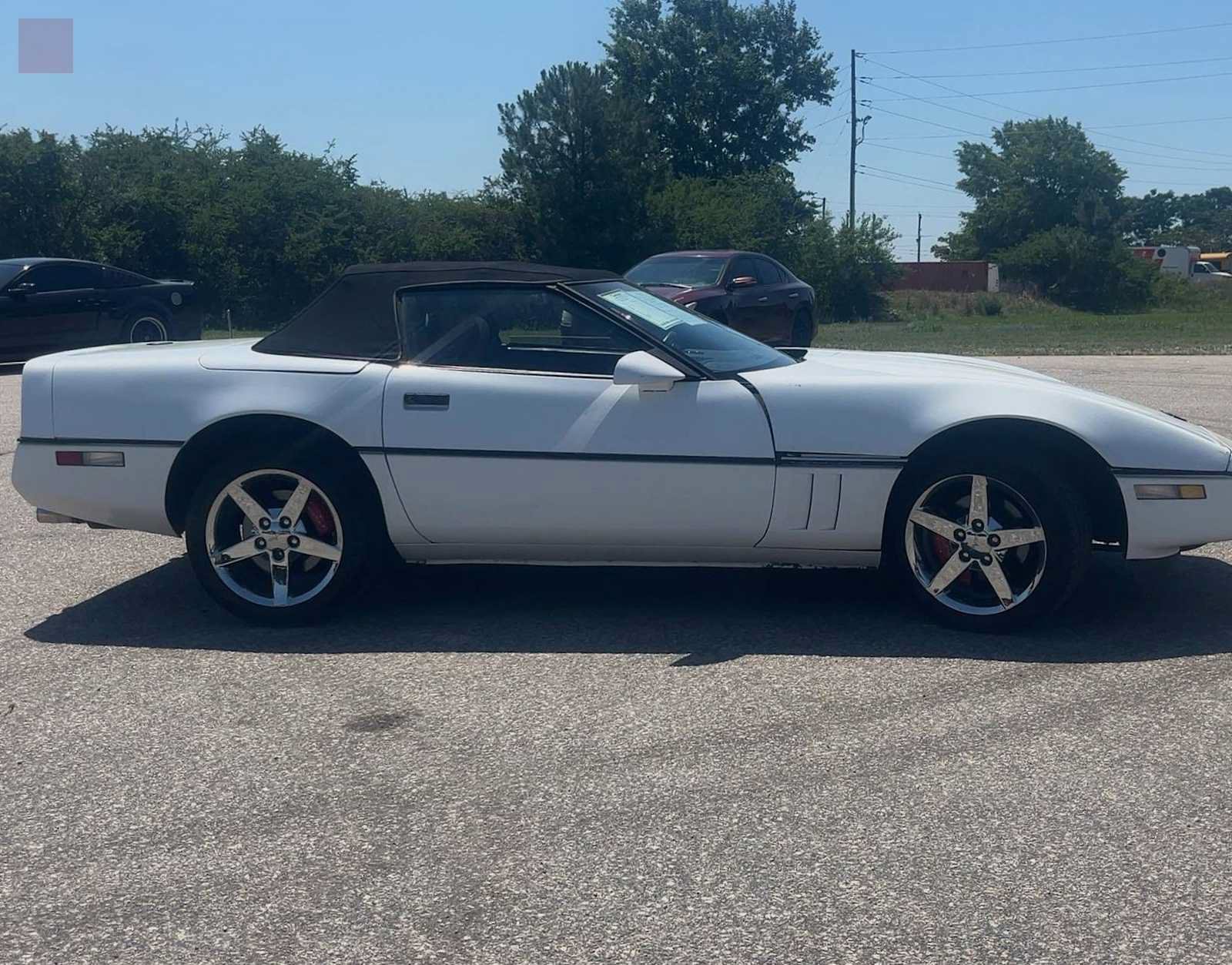 Used 1989 Chevrolet Corvette Convertible RWD image 8