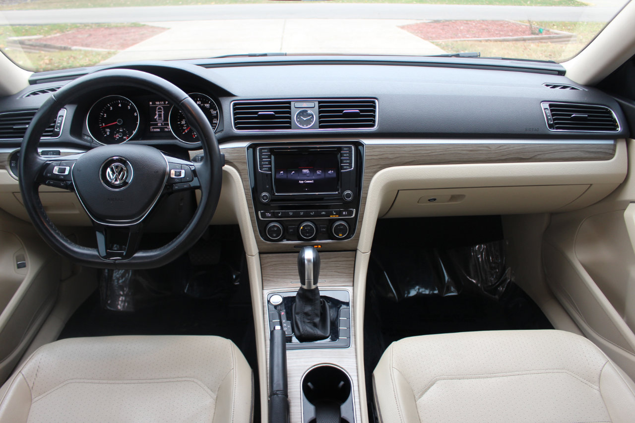 Used 2017 Volkswagen Passat 1.8T SE image 30