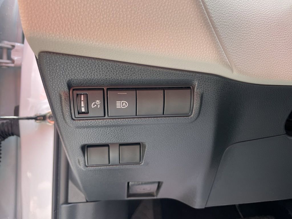 Used 2022 Toyota Corolla Cross LE image 22