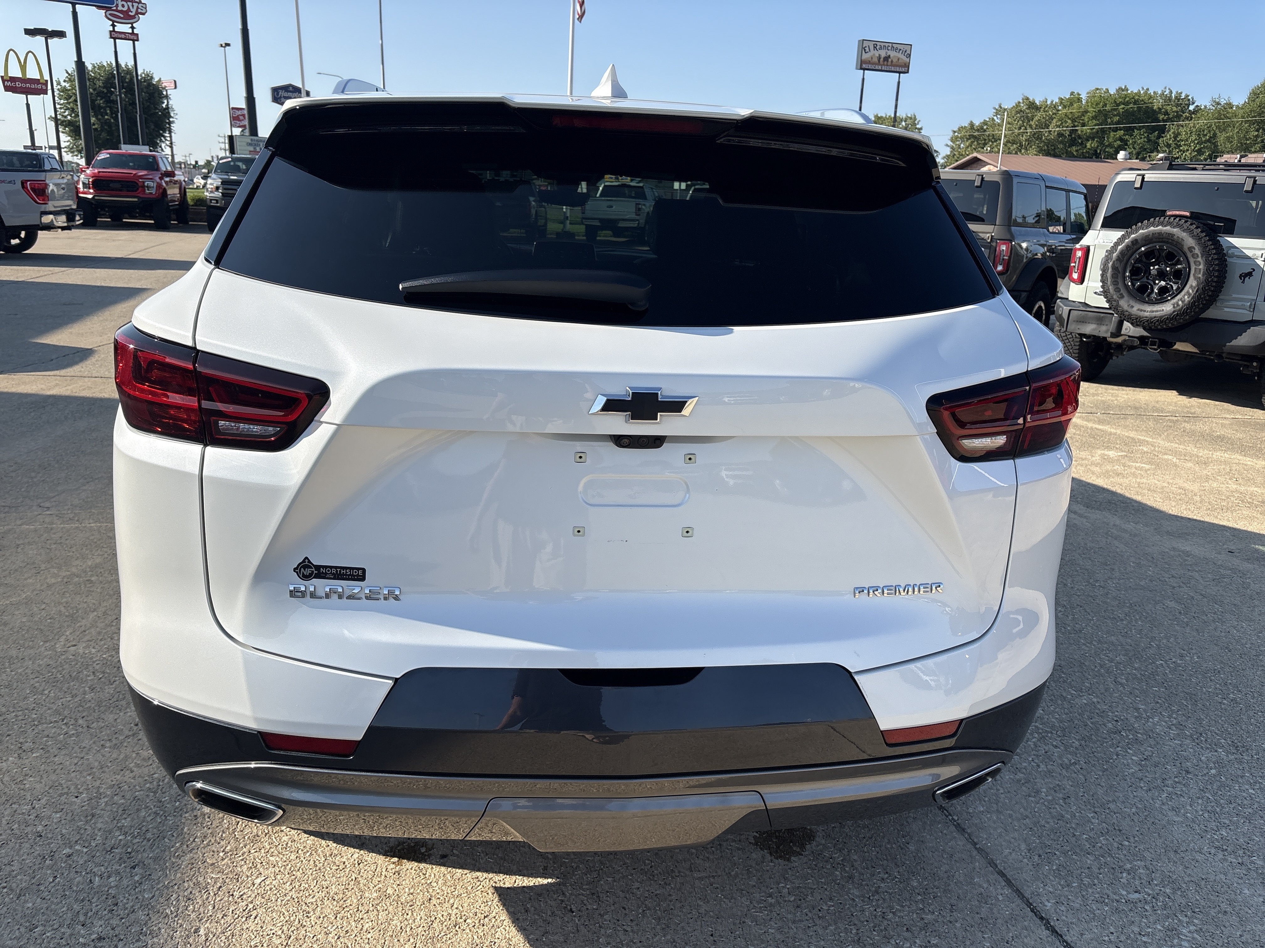 Used 2023 Chevrolet Blazer Premier w/ Driver Confidence II Package FWD image 4
