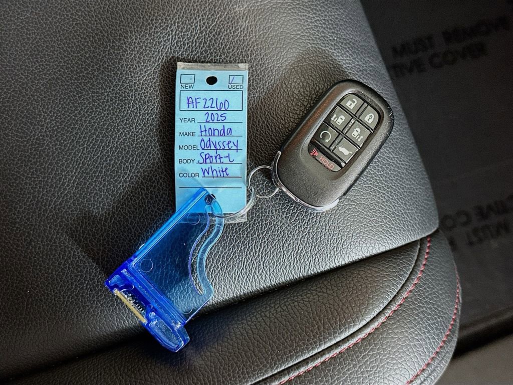Used 2025 Honda Odyssey Sport-L image 37