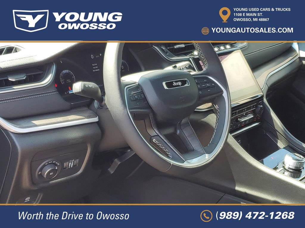 Used 2025 Jeep Grand Cherokee Limited w/ Trailer Tow Package AWD/4WD image 9