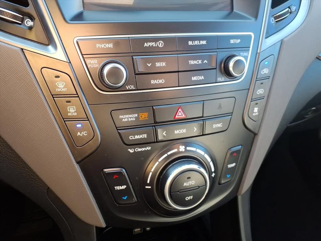 Used 2019 Hyundai Santa Fe XL SE FWD image 25