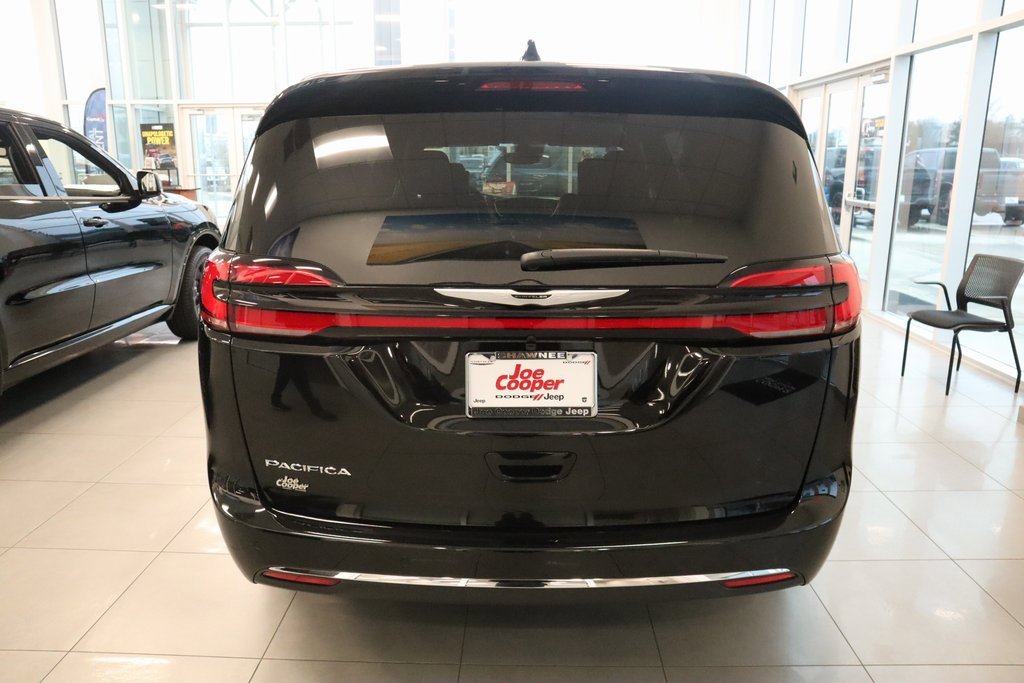 New 2026 Chrysler Pacifica Select image 24
