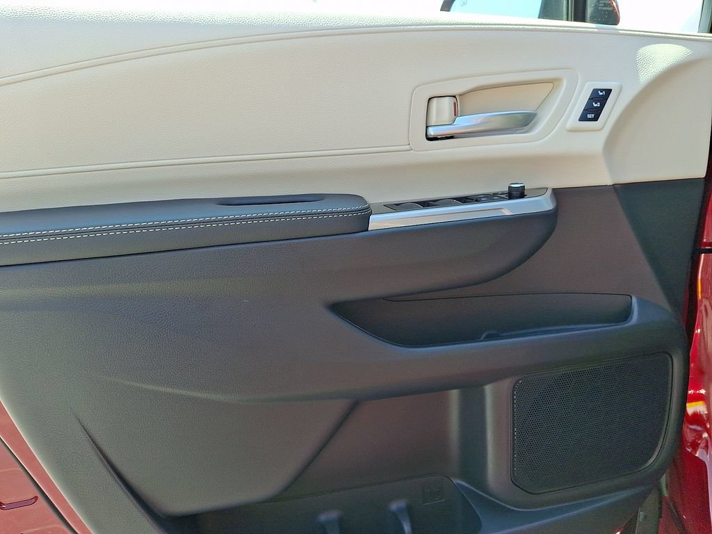 Used 2026 Toyota Sienna Limited AWD/4WD image 13