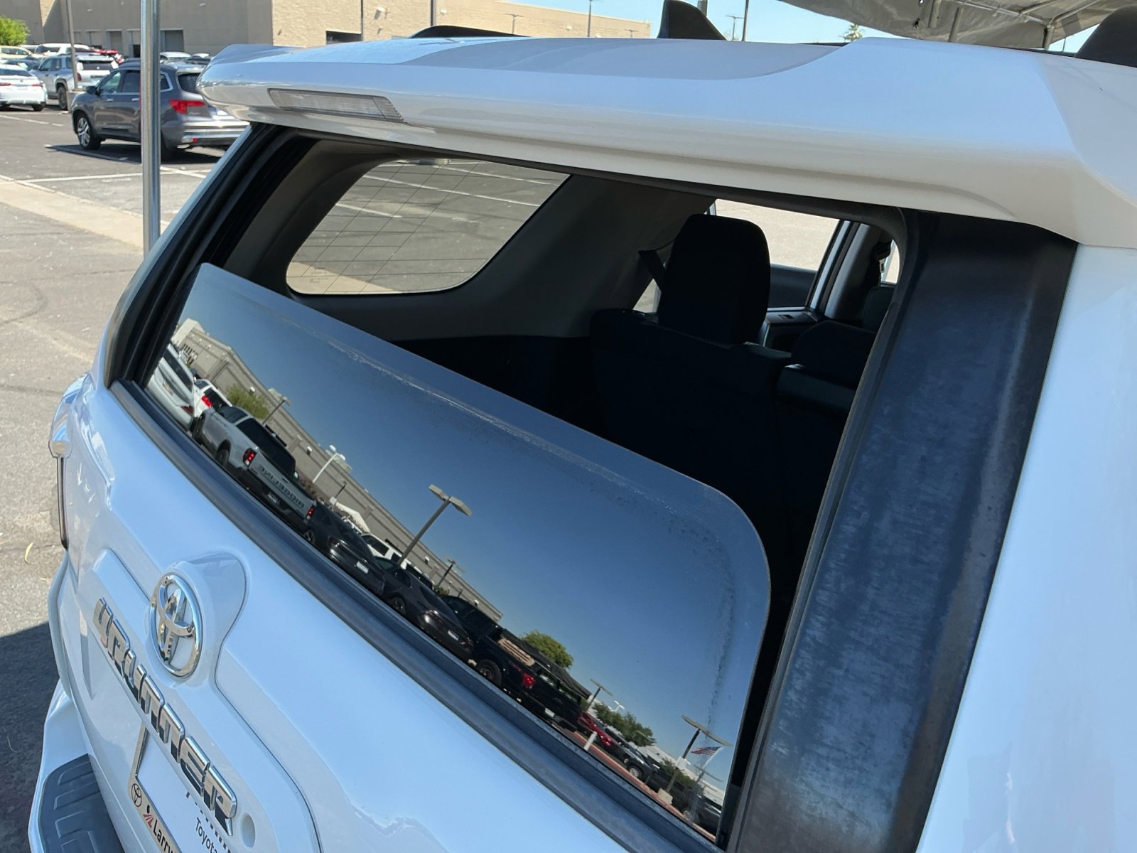 Used 2020 Toyota 4Runner SR5 AWD/4WD image 33
