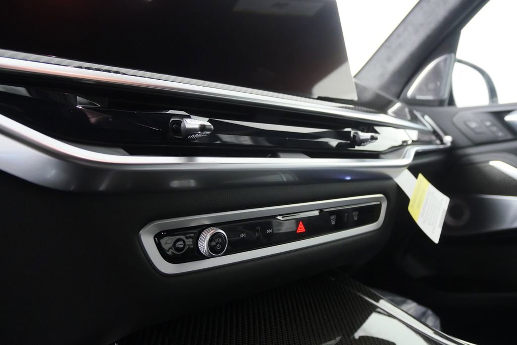 Used 2026 BMW X7 M60i image 23