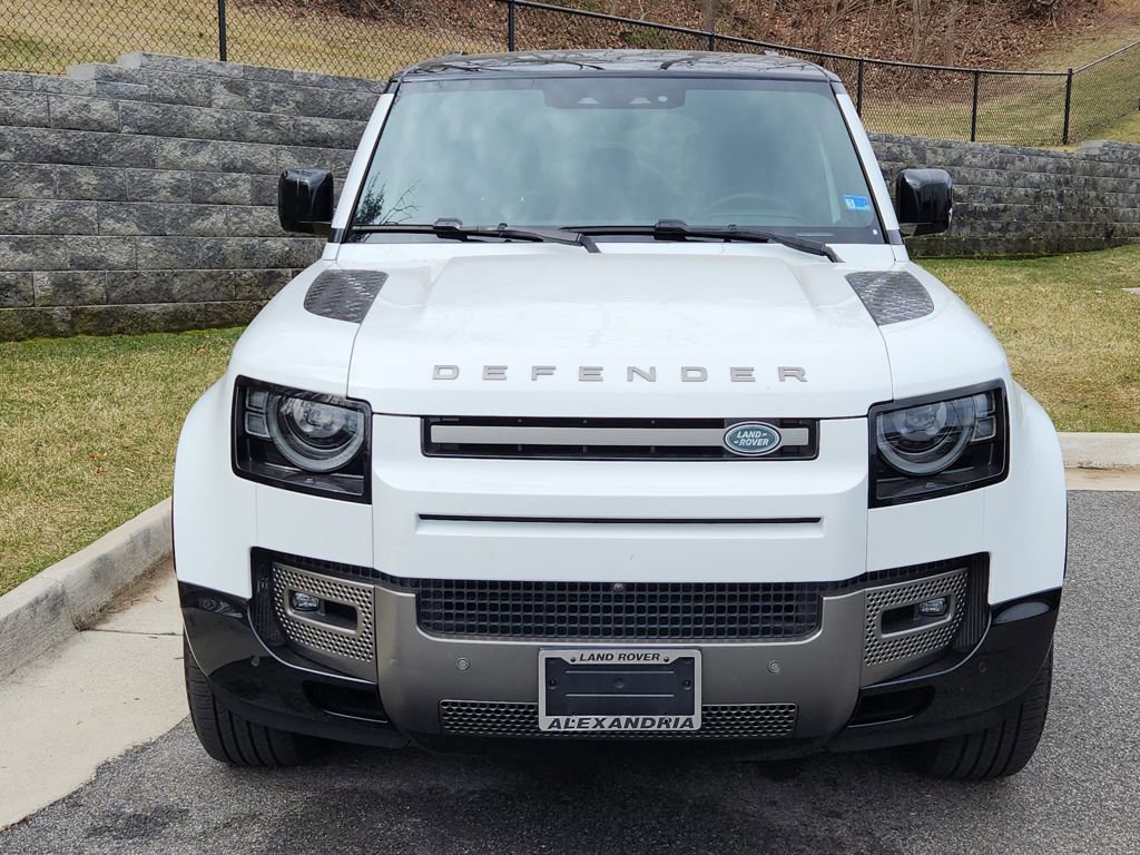 Used 2024 Land Rover Defender 110 X-Dynamic SE image 8