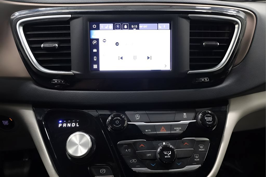 Certified 2023 Chrysler Voyager LX FWD image 23