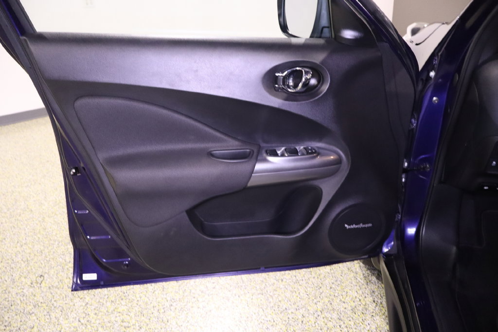 Used 2016 Nissan Juke SL FWD image 36