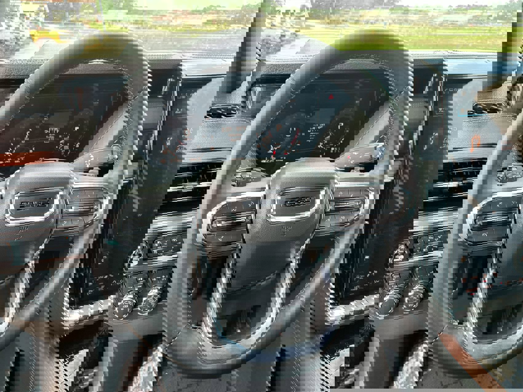 Certified 2025 GMC Yukon XL Denali AWD/4WD image 14