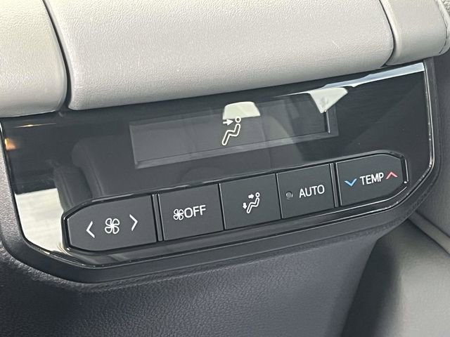 Used 2021 Toyota Highlander XLE image 21