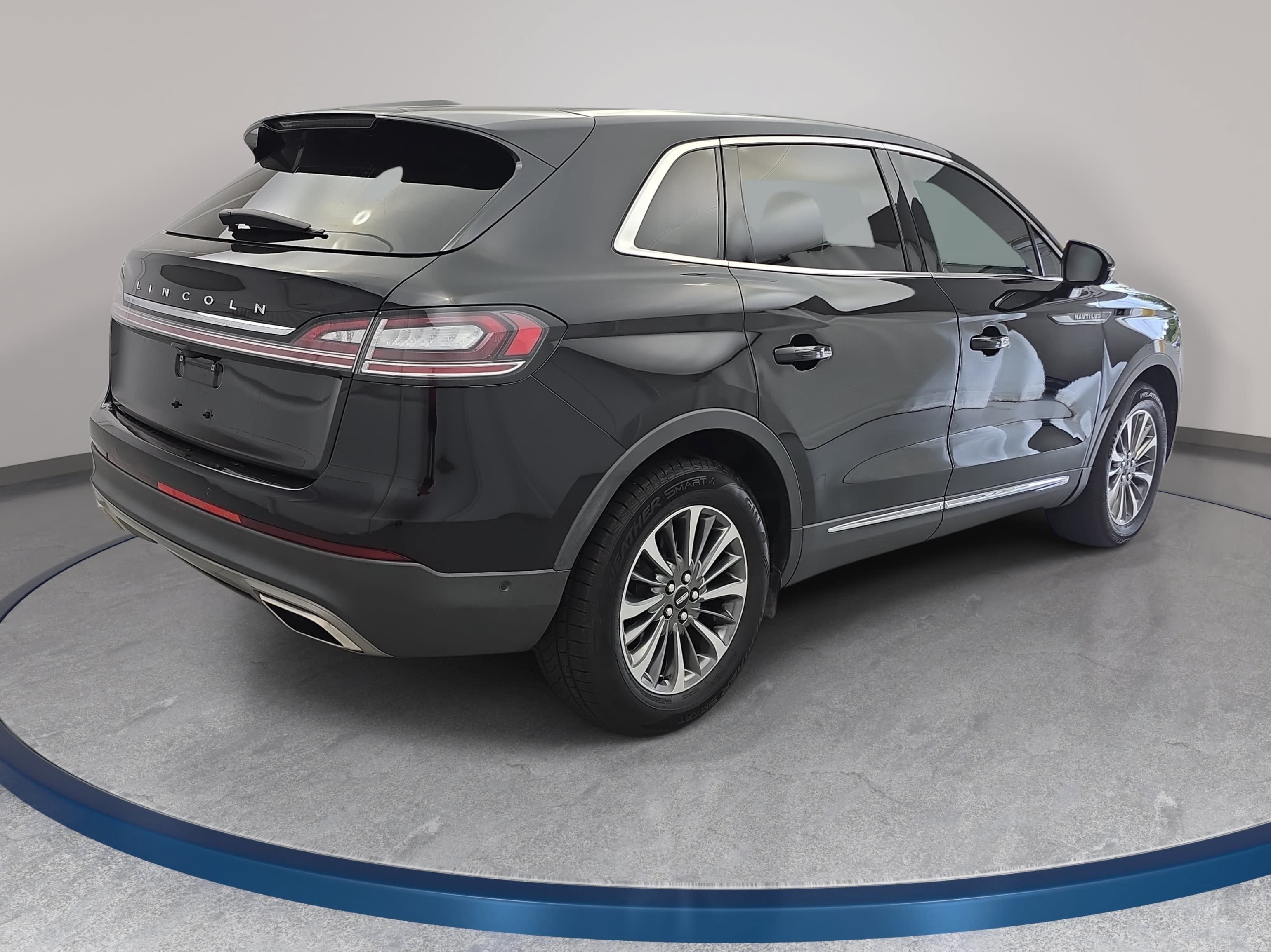 Used 2023 Lincoln Nautilus Reserve FWD image 5