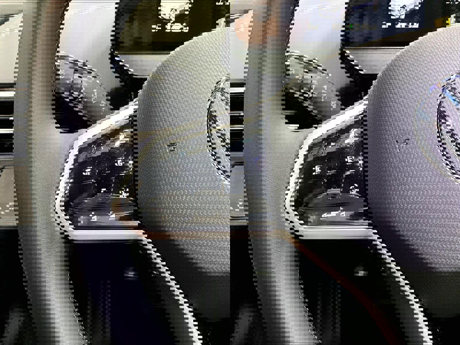 New 2026 Volkswagen ID.4 Pro image 17