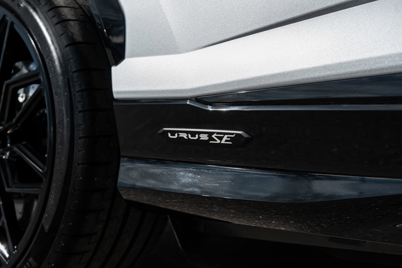 Used 2025 Lamborghini Urus SE image 17