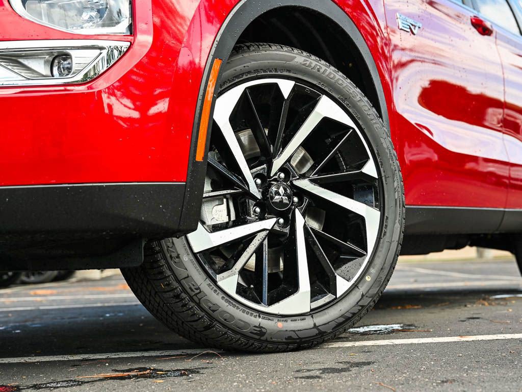 New 2025 Mitsubishi Outlander SE image 6