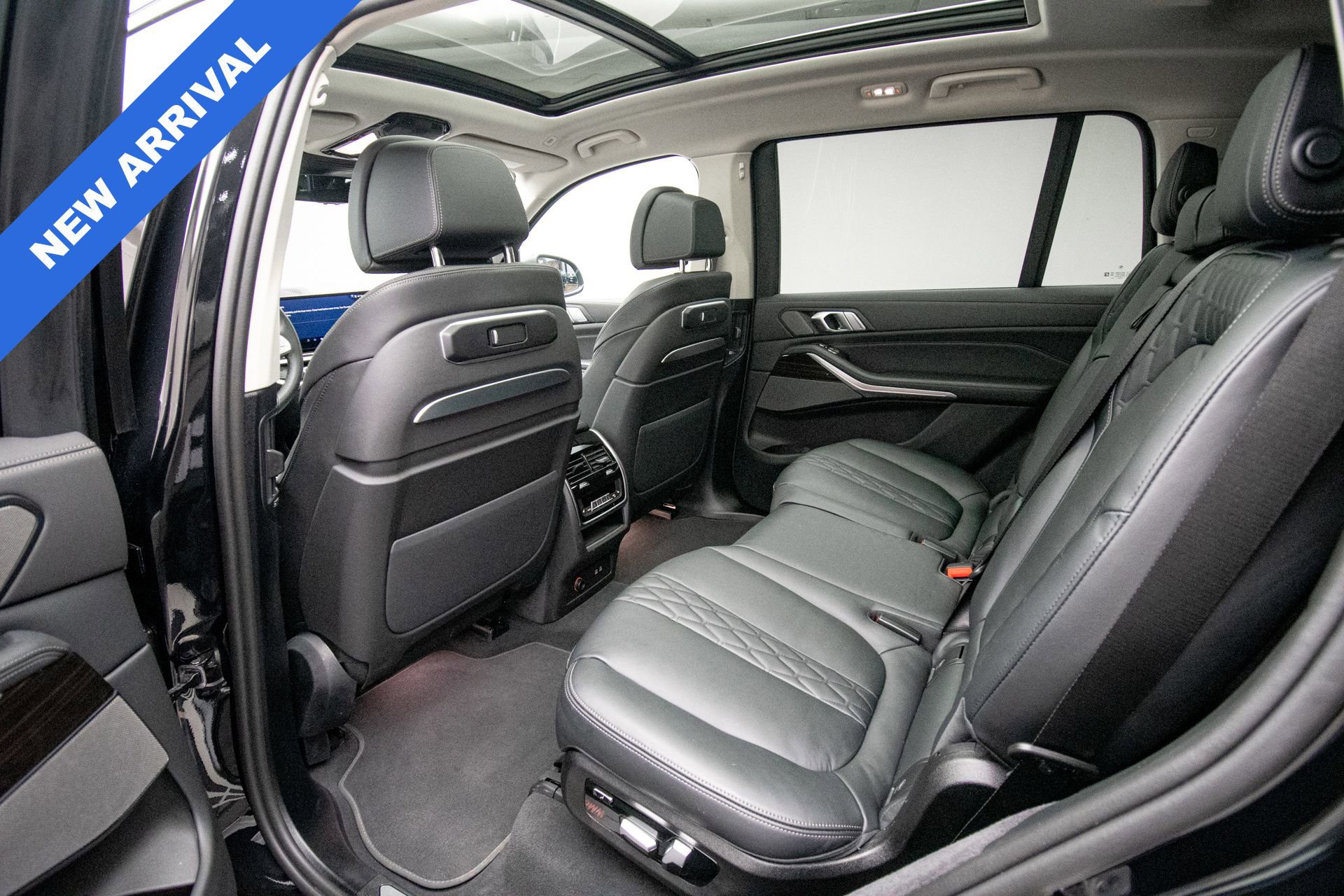 Used 2026 BMW X7 xDrive40i w/ Premium Package AWD/4WD image 17