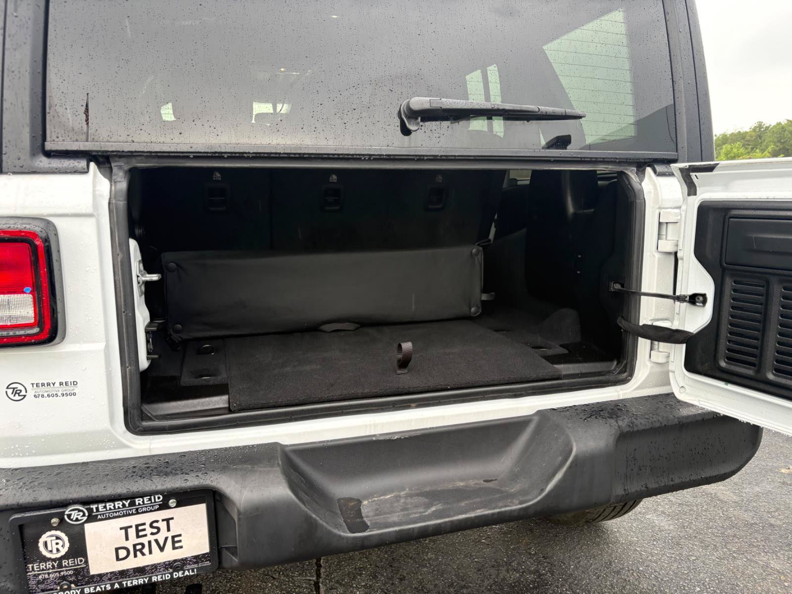 Used 2022 Jeep Wrangler Unlimited Sport AWD/4WD image 9