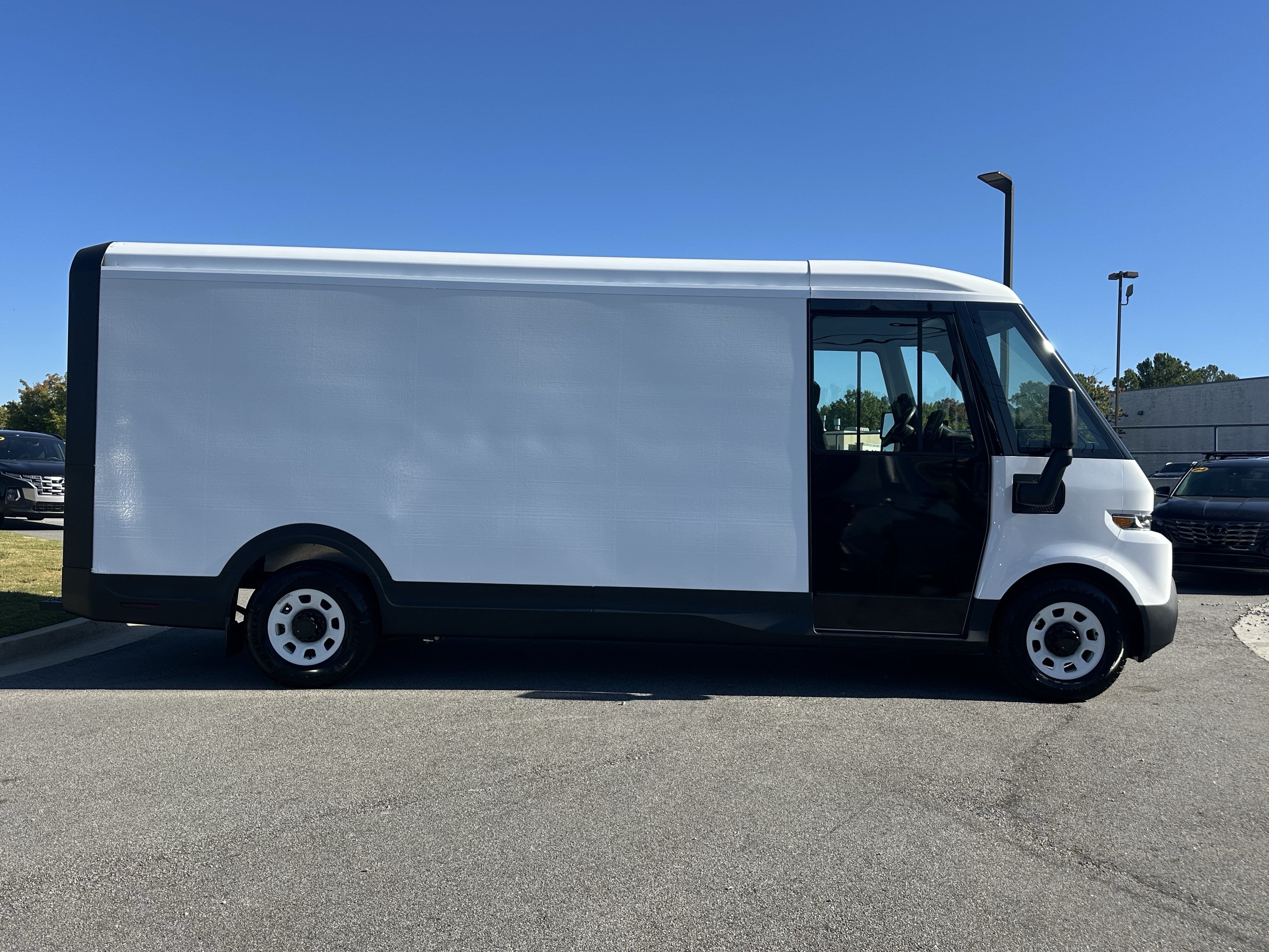 Used 2025 Chevrolet Brightdrop 600 AWD/4WD image 4