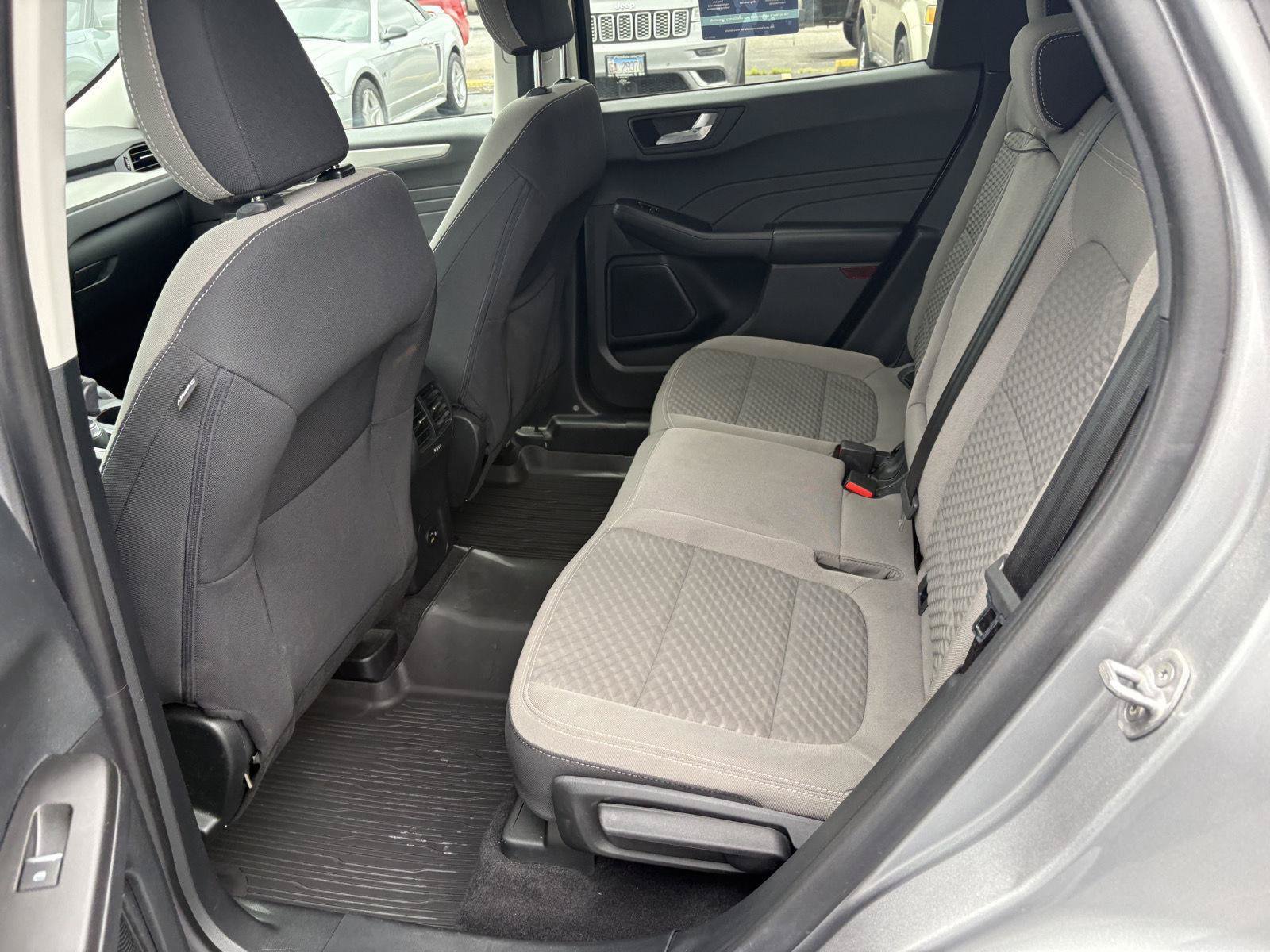 Used 2021 Ford Escape SE w/ Convenience Package FWD image 9