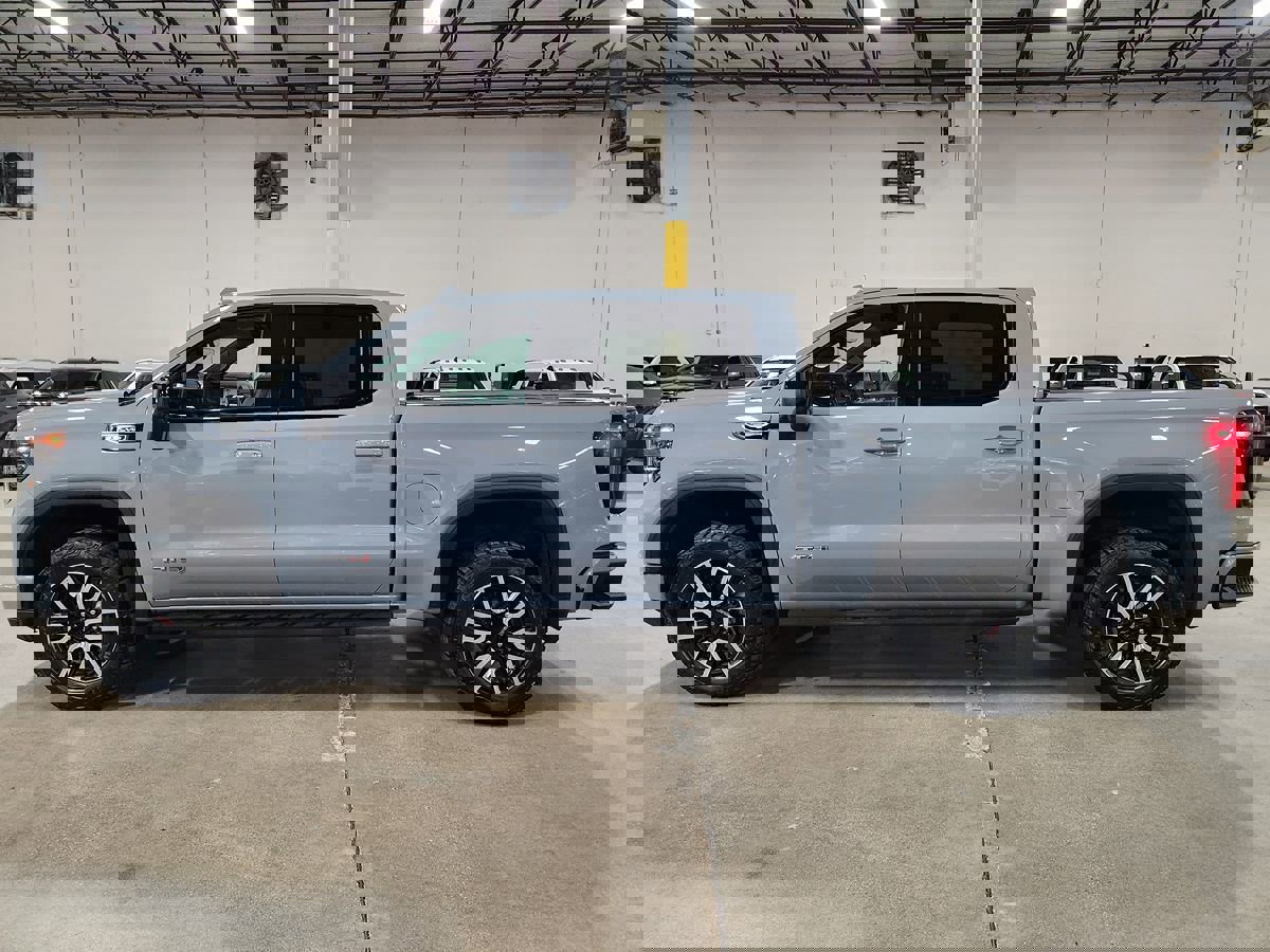 Used 2024 GMC Sierra 1500 AT4 w/ Technology Package image 7
