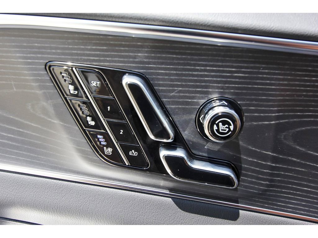 New 2026 Cadillac Lyriq Signature Luxury image 21