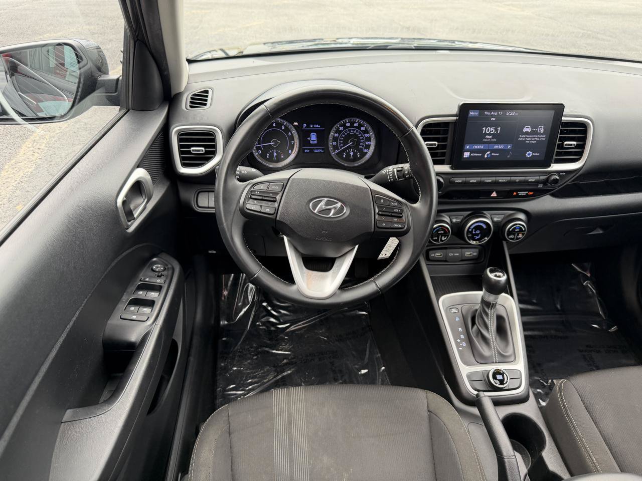 Used 2022 Hyundai Venue SEL w/ Cargo Package FWD image 16