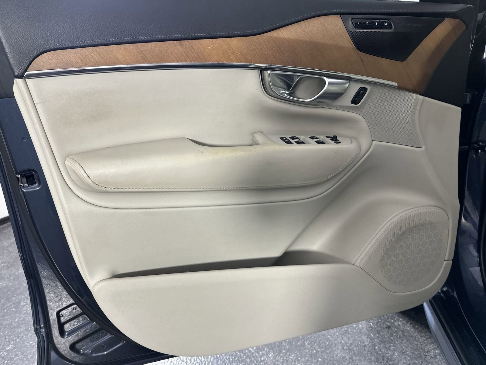 Used 2020 Volvo XC90 T6 Inscription w/ Protection Package Premier image 33