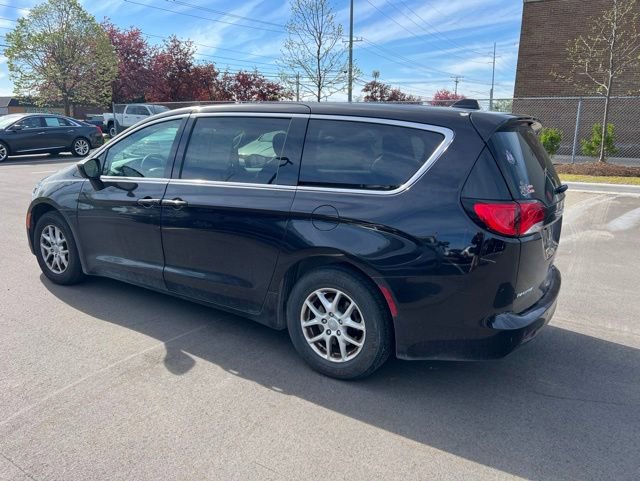 Used 2018 Chrysler Pacifica LX FWD image 7