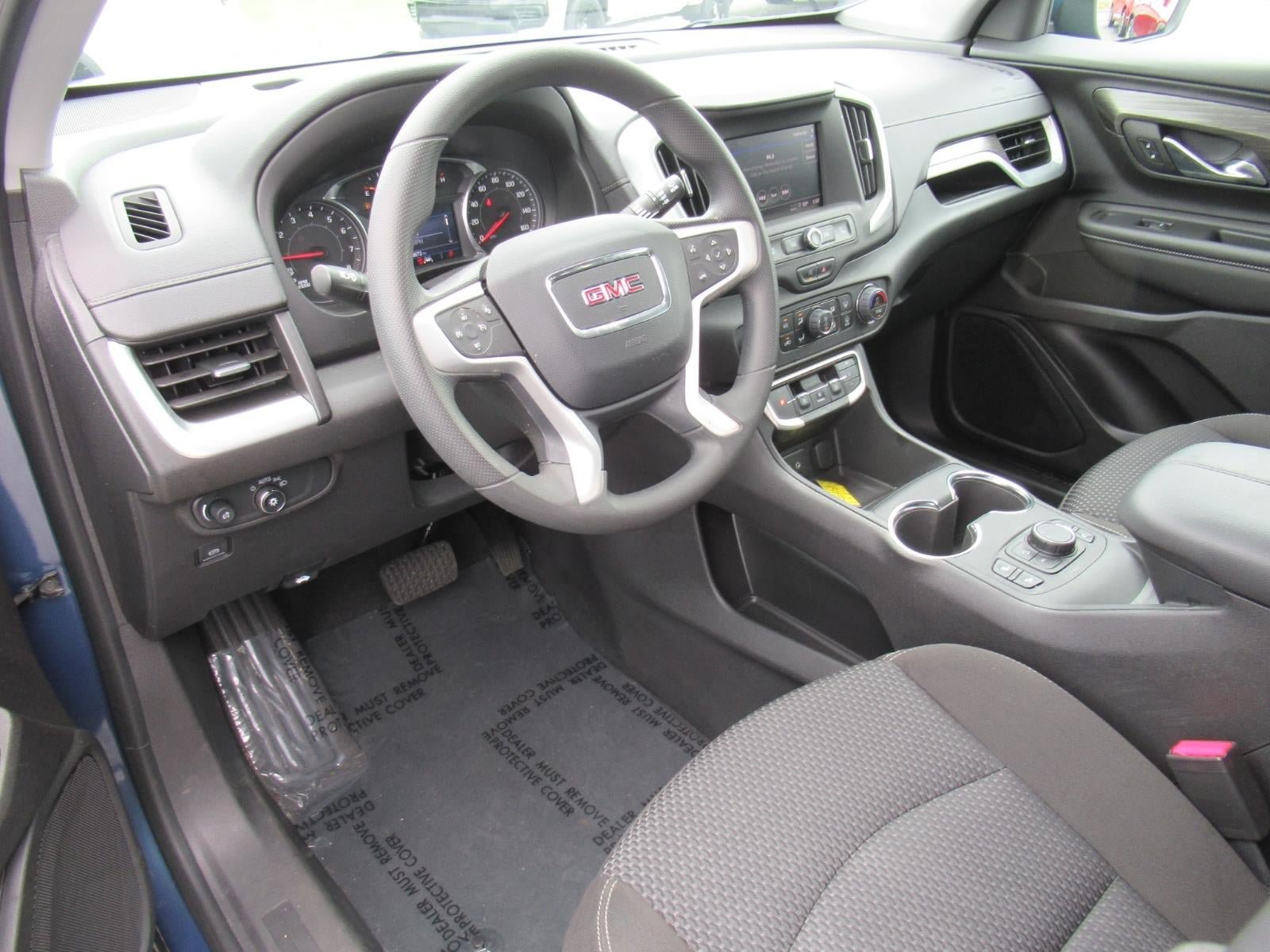 Used 2024 GMC Terrain SLE w/ Driver Convenience Package FWD image 16