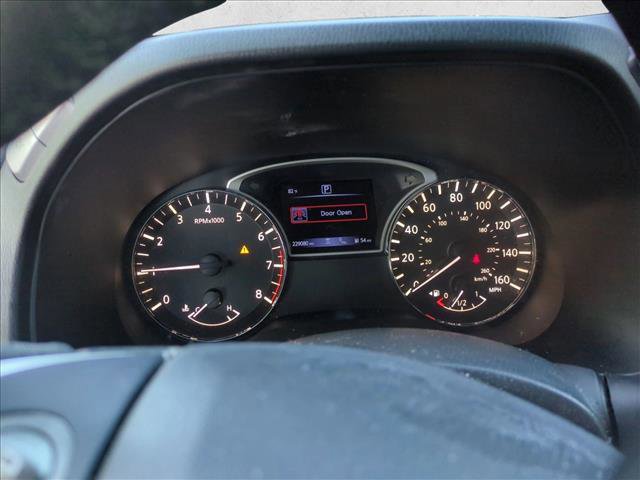 Used 2017 Nissan Pathfinder Platinum FWD image 11
