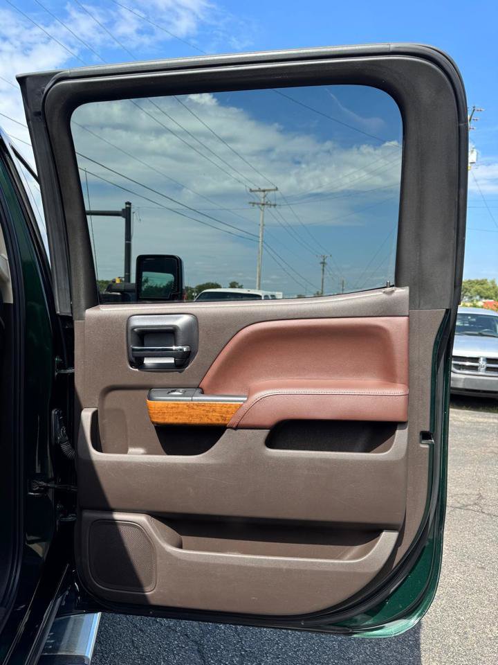 Used 2015 Chevrolet Silverado 2500 High Country w/ Duramax Plus Package AWD/4WD image 20