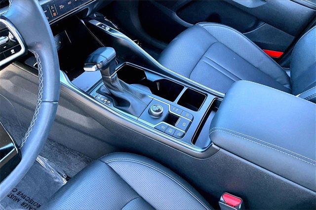 Used 2025 Kia Sorento S image 18
