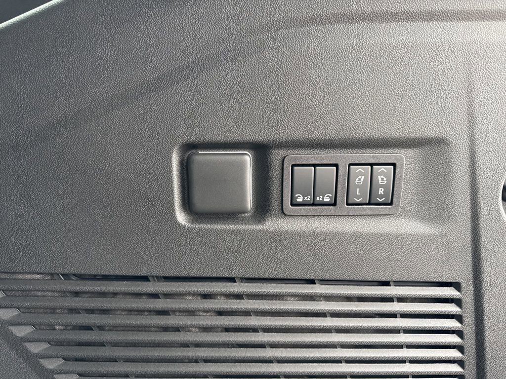 New 2026 GMC Yukon XL Elevation image 33