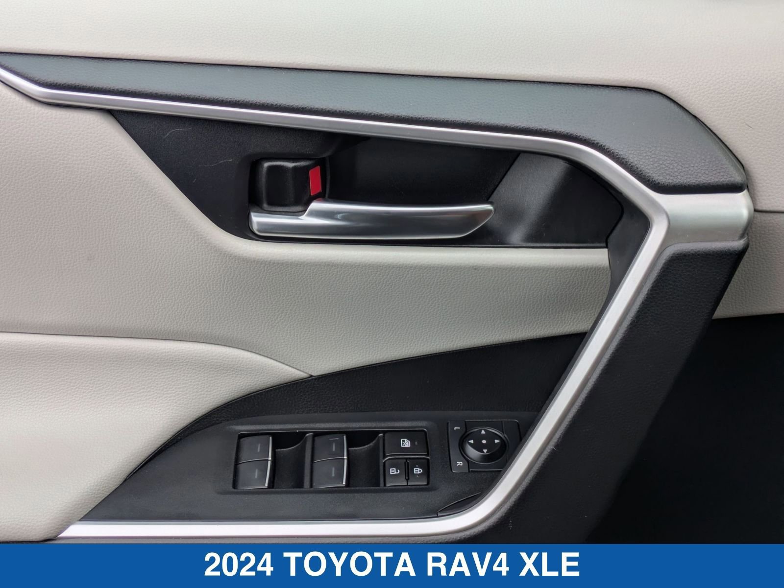 Used 2024 Toyota RAV4 XLE w/ Convenience Package image 13