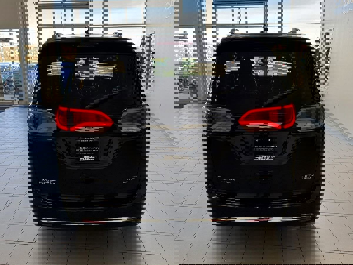 Used 2019 Chrysler Pacifica Limited image 58