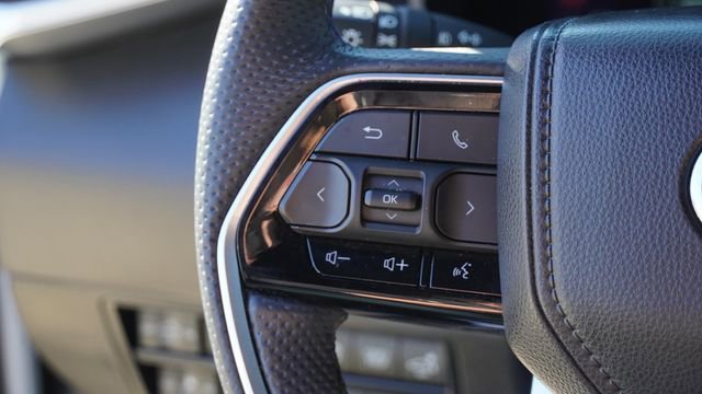 Used 2025 Toyota Tundra Platinum image 31