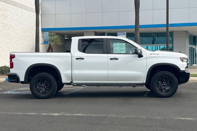 Used 2023 Chevrolet Silverado 1500 ZR2 w/ Technology Package AWD/4WD image 3