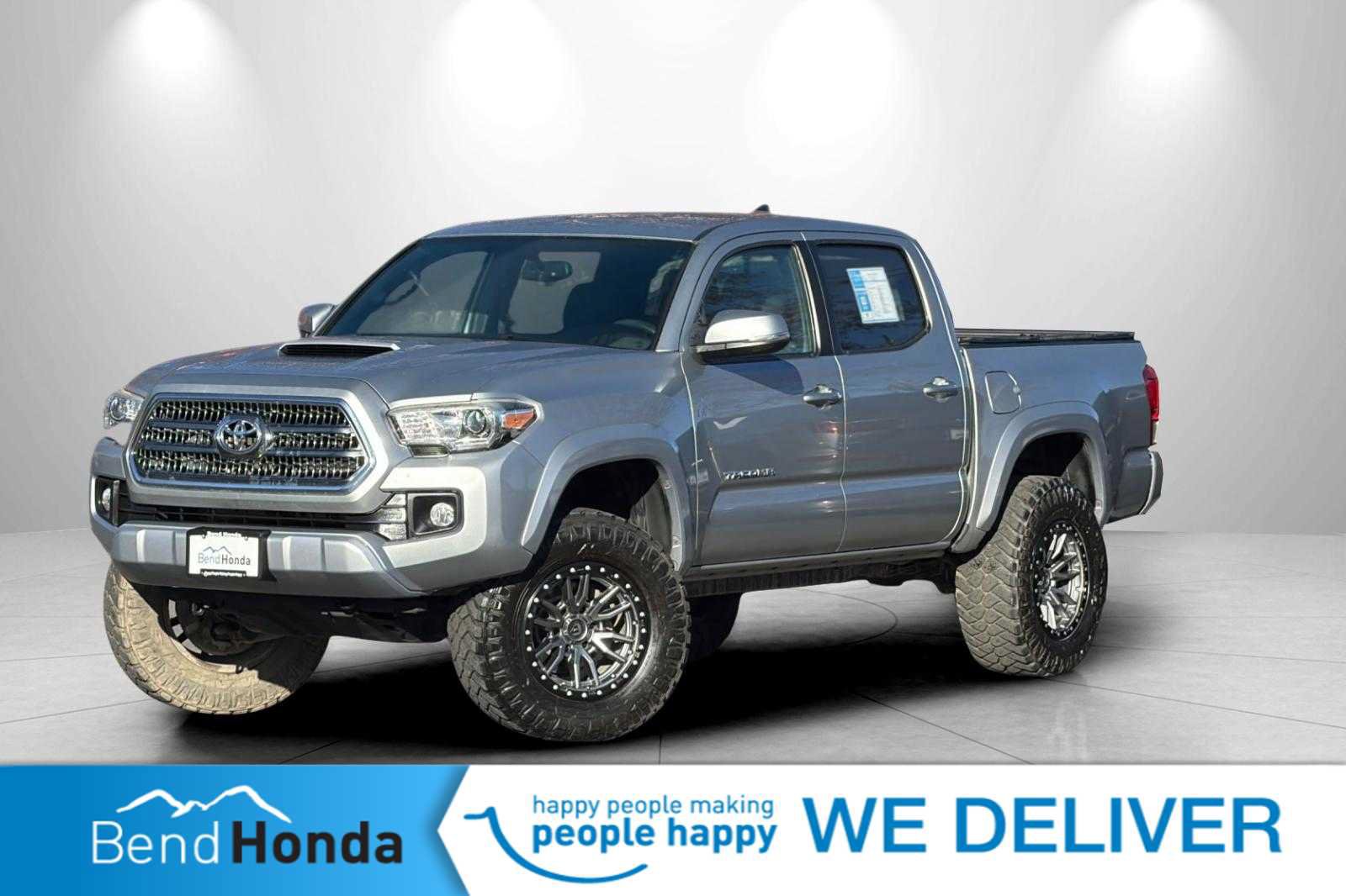 Used 2017 Toyota Tacoma TRD Sport w/ Tow Package (A/T)
