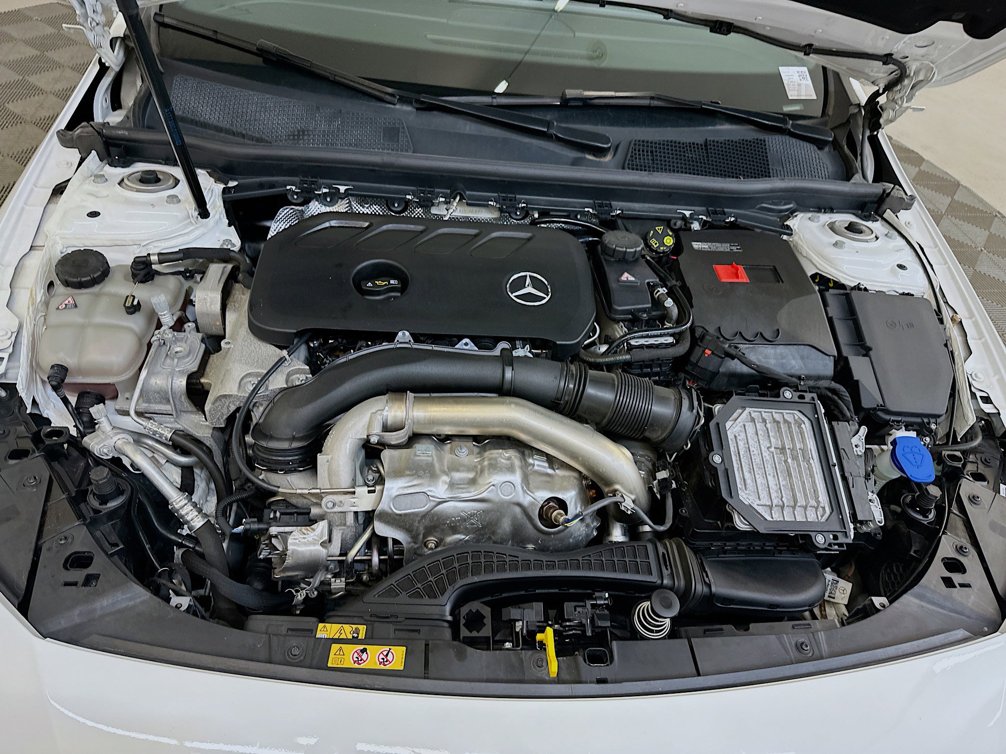 Used 2025 Mercedes-Benz CLA 250 4MATIC image 34