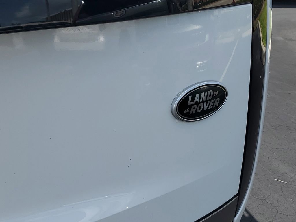 Used 2023 Land Rover Range Rover Long Wheelbase SE image 32