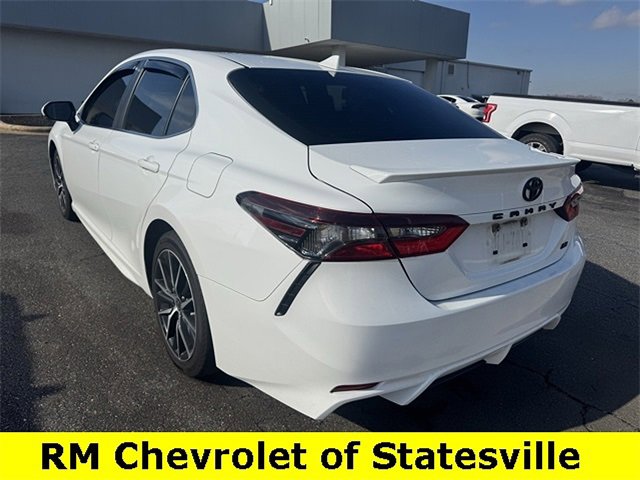 Used 2022 Toyota Camry SE image 4